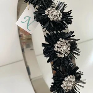 CINTURÓN PLATEADO RIGIDO CON ADORNO DE FLORES PARA INVITADA