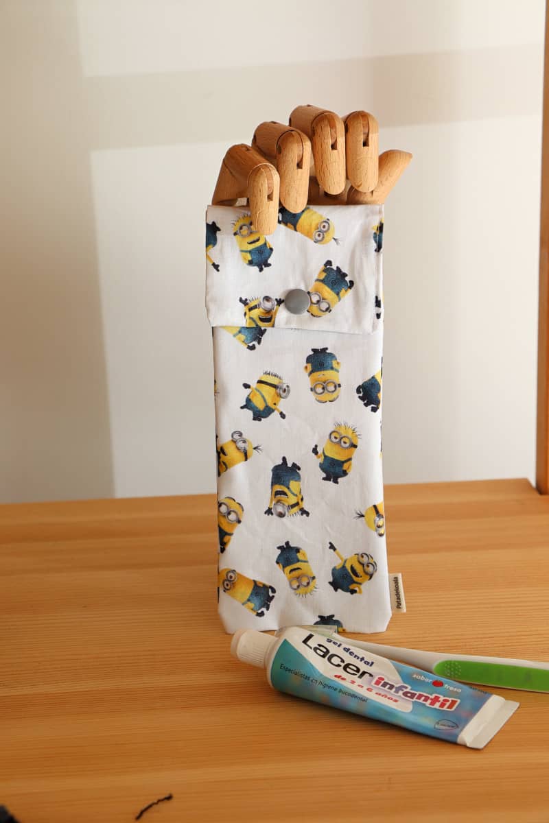 Bolsa tela impermeable cepillo dientes Minions
