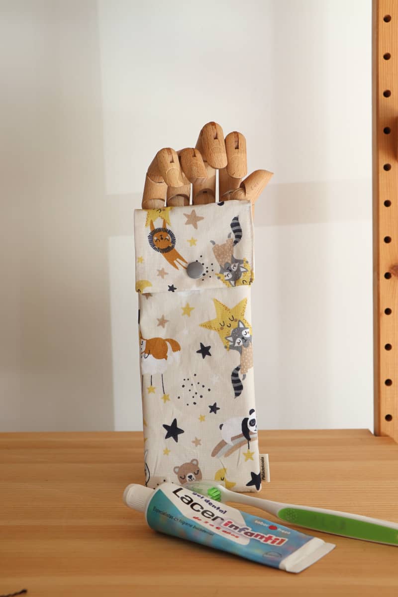 Funda impermeable cepillo dientes artesanal Lunas y Estrellas